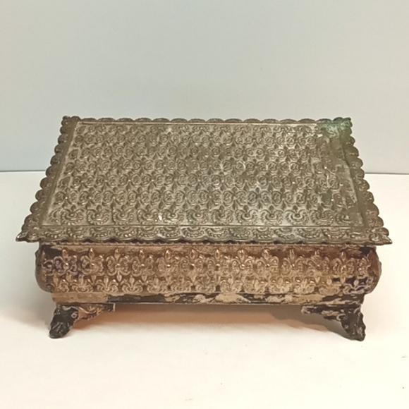 Vintage metal jewelry box with wood compartments. - Picture 2 of 8